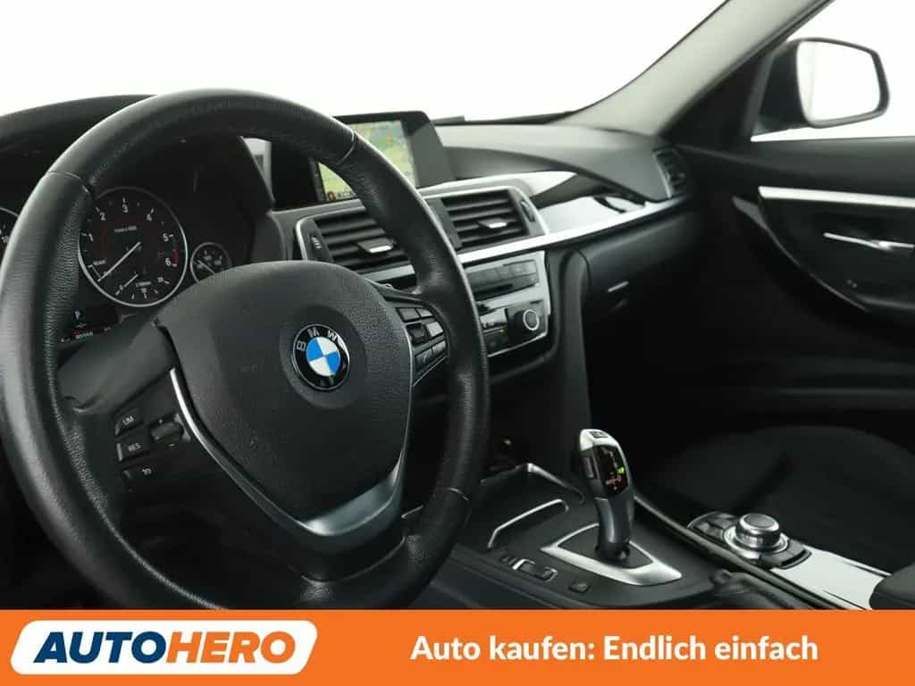 BMW 3 Series 318d Sport Line Aut. *NAVI*LED*TEMPO*PDC*SHZ* 07/2017-photo-10