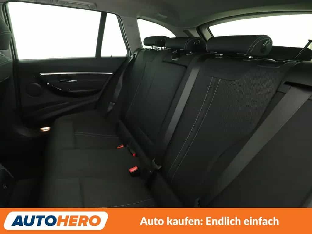 BMW 3 Series 318d Sport Line Aut. *NAVI*LED*TEMPO*PDC*SHZ* 07/2017-photo-13