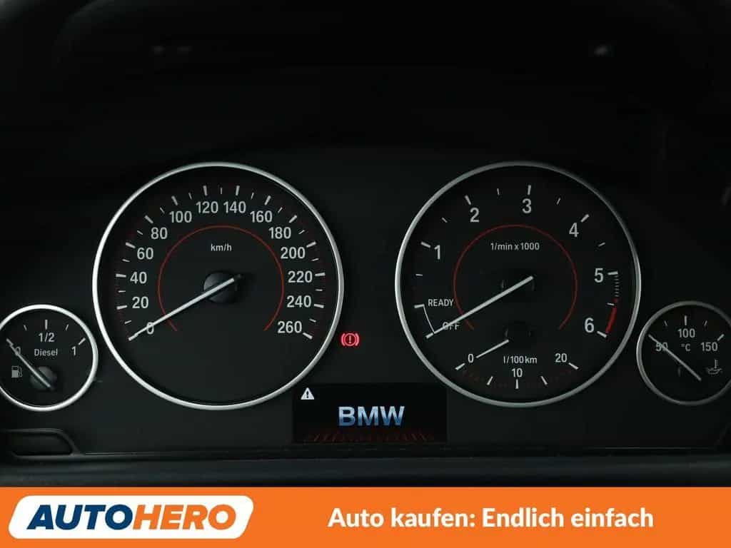 BMW 3 Series 318d Sport Line Aut. *NAVI*LED*TEMPO*PDC*SHZ* 07/2017-photo-19