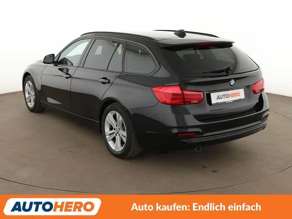 BMW 3 Series 318d Sport Line Aut. *NAVI*LED*TEMPO*PDC*SHZ* 07/2017-photo-3