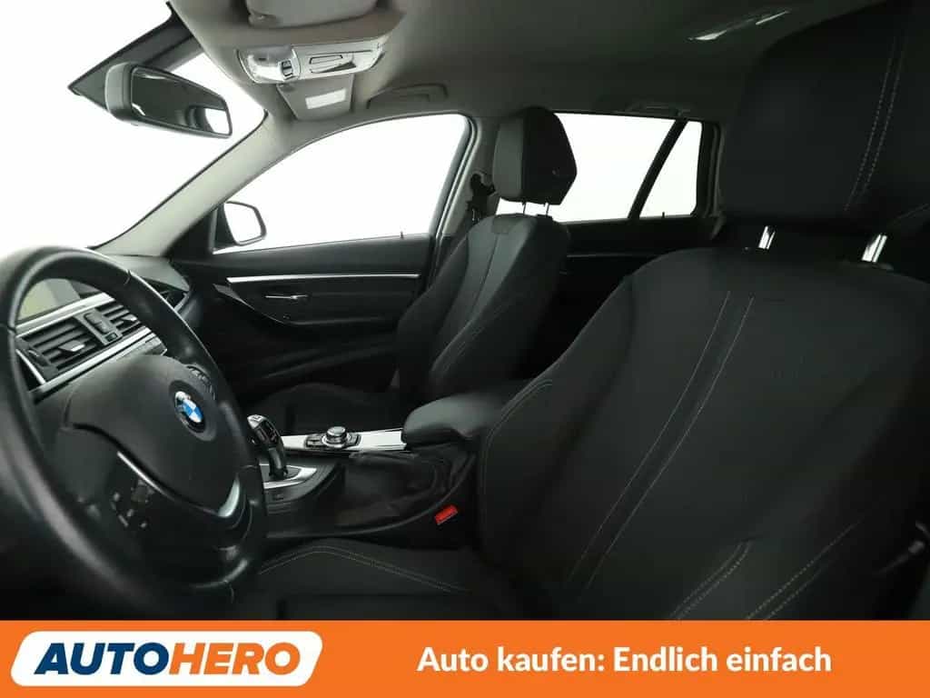 BMW 3 Series 318d Sport Line Aut. *NAVI*LED*TEMPO*PDC*SHZ* 07/2017-photo-9