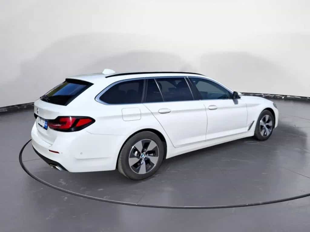 BMW 5 Series 520d xDrive Touring Aut. Standhzg. Klimaaut. AHK 03/2023-photo-2