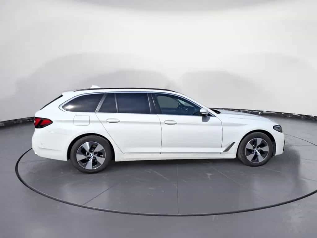 BMW 5 Series 520d xDrive Touring Aut. Standhzg. Klimaaut. AHK 03/2023-photo-4