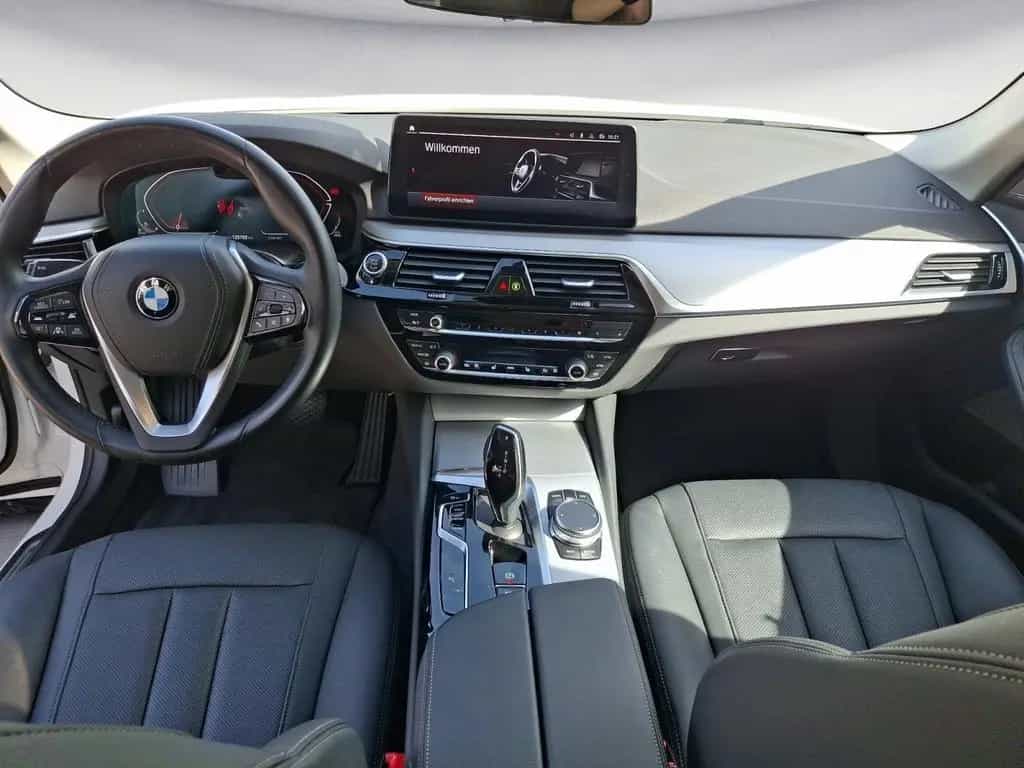 BMW 5 Series 520d xDrive Touring Aut. Standhzg. Klimaaut. AHK 03/2023-photo-8
