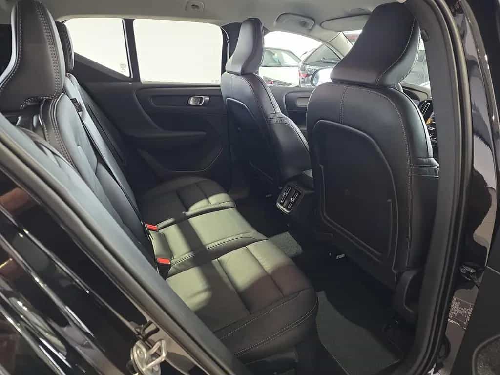 Volvo XC40 B4 Inscription ACC 360° Leder E-Sitze LED 01/2022-photo-12