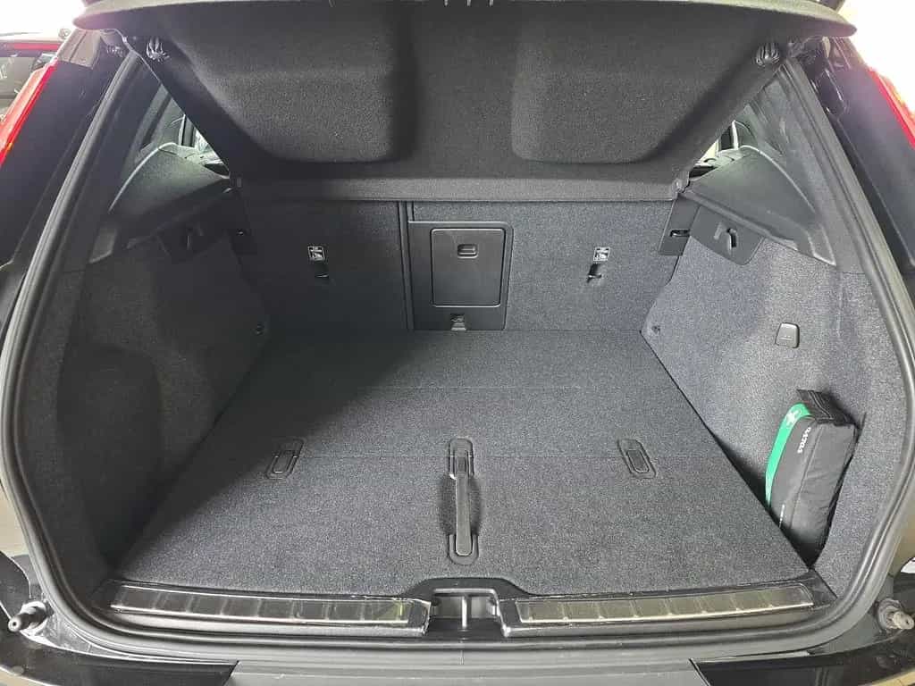 Volvo XC40 B4 Inscription ACC 360° Leder E-Sitze LED 01/2022-photo-13