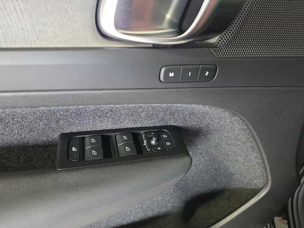 Volvo XC40 B4 Inscription ACC 360° Leder E-Sitze LED 01/2022-photo-17