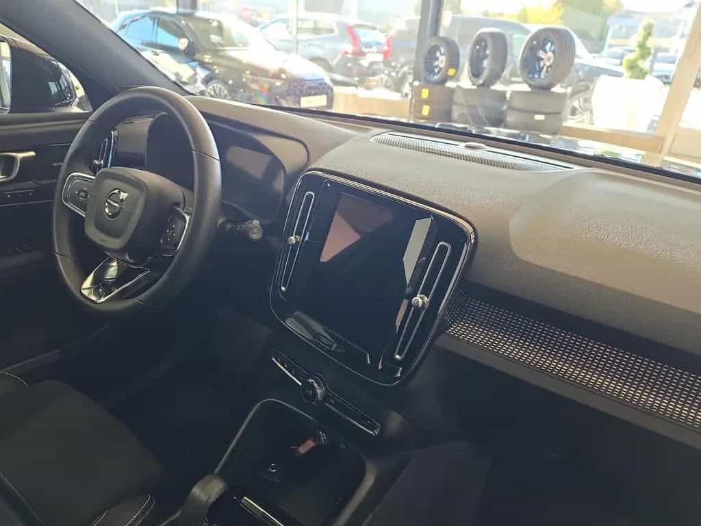 Volvo XC40 B4 Ultimate Dark AWD ACC BLIS AHK 360° LED 03/2023-photo-11