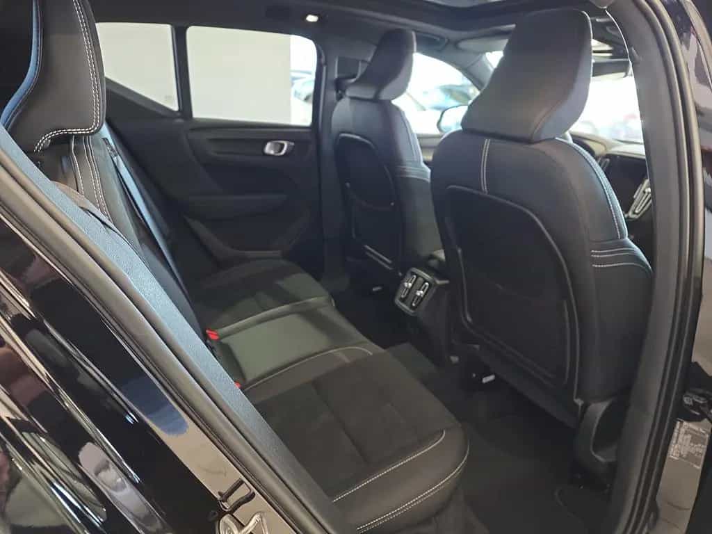 Volvo XC40 B4 Ultimate Dark AWD ACC BLIS AHK 360° LED 03/2023-photo-12