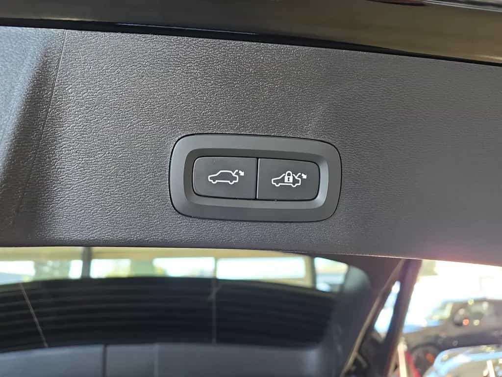 Volvo XC40 B4 Ultimate Dark AWD ACC BLIS AHK 360° LED 03/2023-photo-15