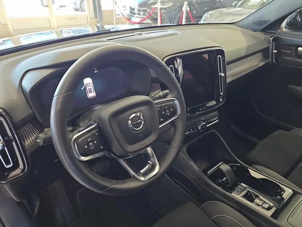 Volvo XC40 B4 Ultimate Dark AWD ACC BLIS AHK 360° LED 03/2023-photo-21