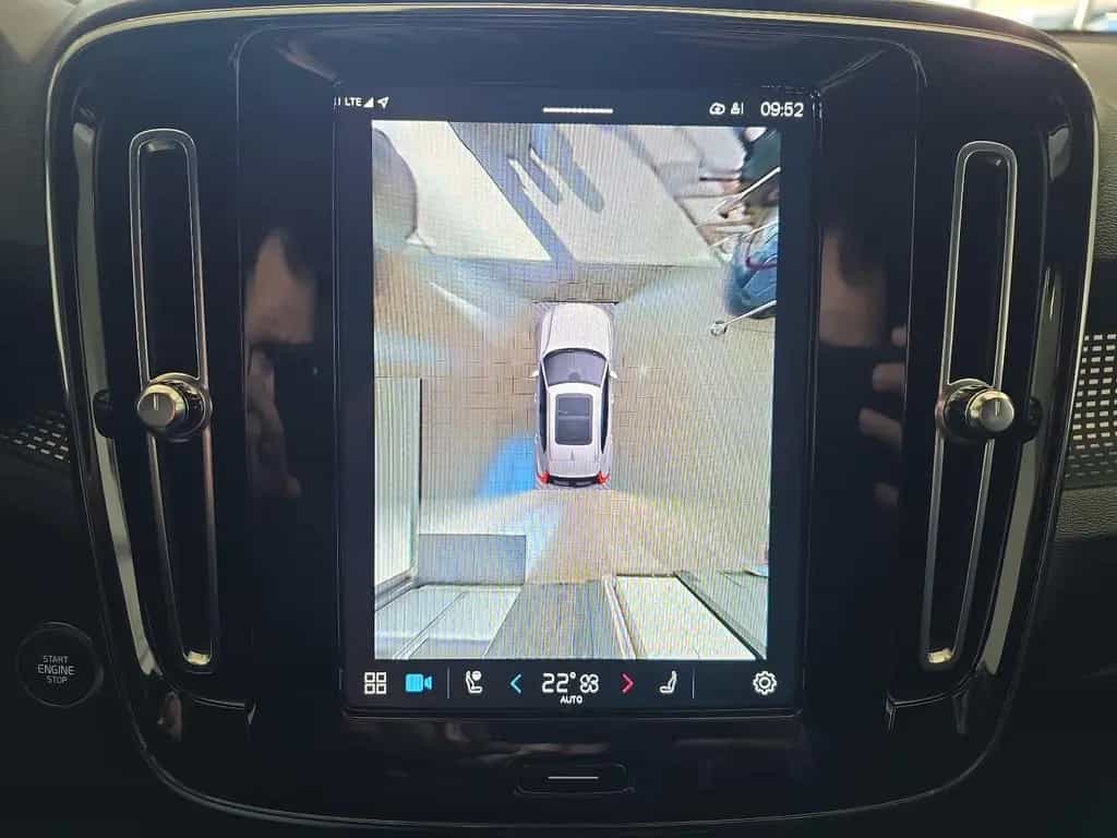 Volvo XC40 B4 Ultimate Dark AWD ACC BLIS AHK 360° LED 03/2023-photo-24
