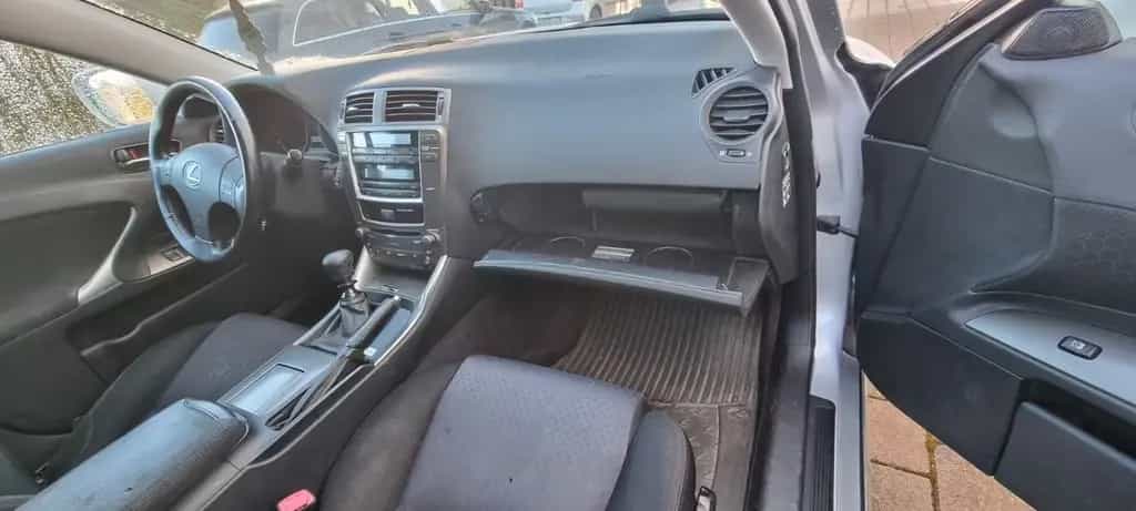 Lexus IS 220 220d - 07/2007-photo-11