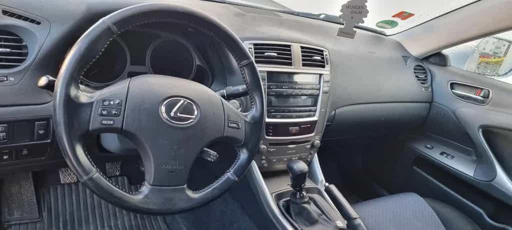 Lexus IS 220 220d - 07/2007-photo-2