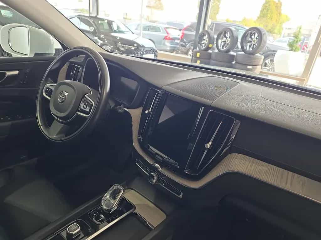 Volvo XC60 B4 (D) Inscription AWD Leder Kamera WinterP 02/2022-photo-12
