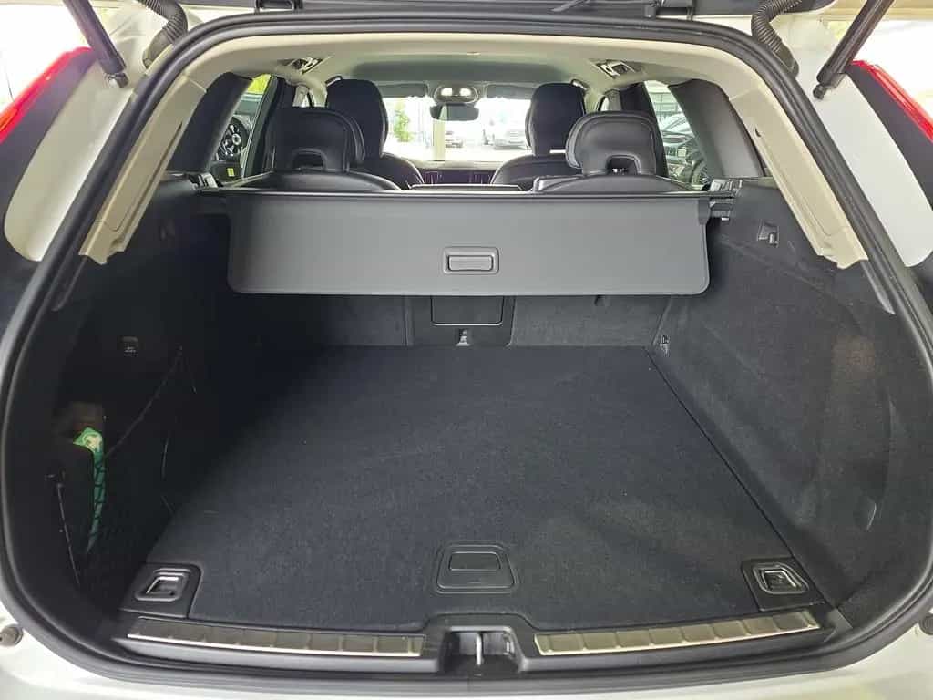 Volvo XC60 B4 (D) Inscription AWD Leder Kamera WinterP 02/2022-photo-14