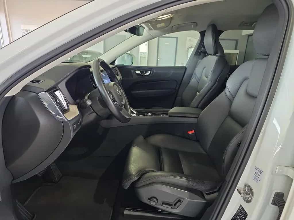 Volvo XC60 B4 (D) Inscription AWD Leder Kamera WinterP 02/2022-photo-19