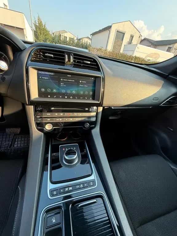 Jaguar F-Pace 30d AWD R-Sport Automatik R-Sport 12/2017-photo-9