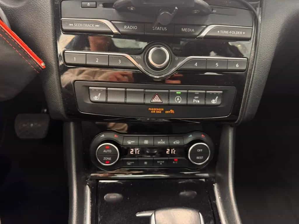 Infiniti QX30 2.2d Premium 09/2016-photo-13