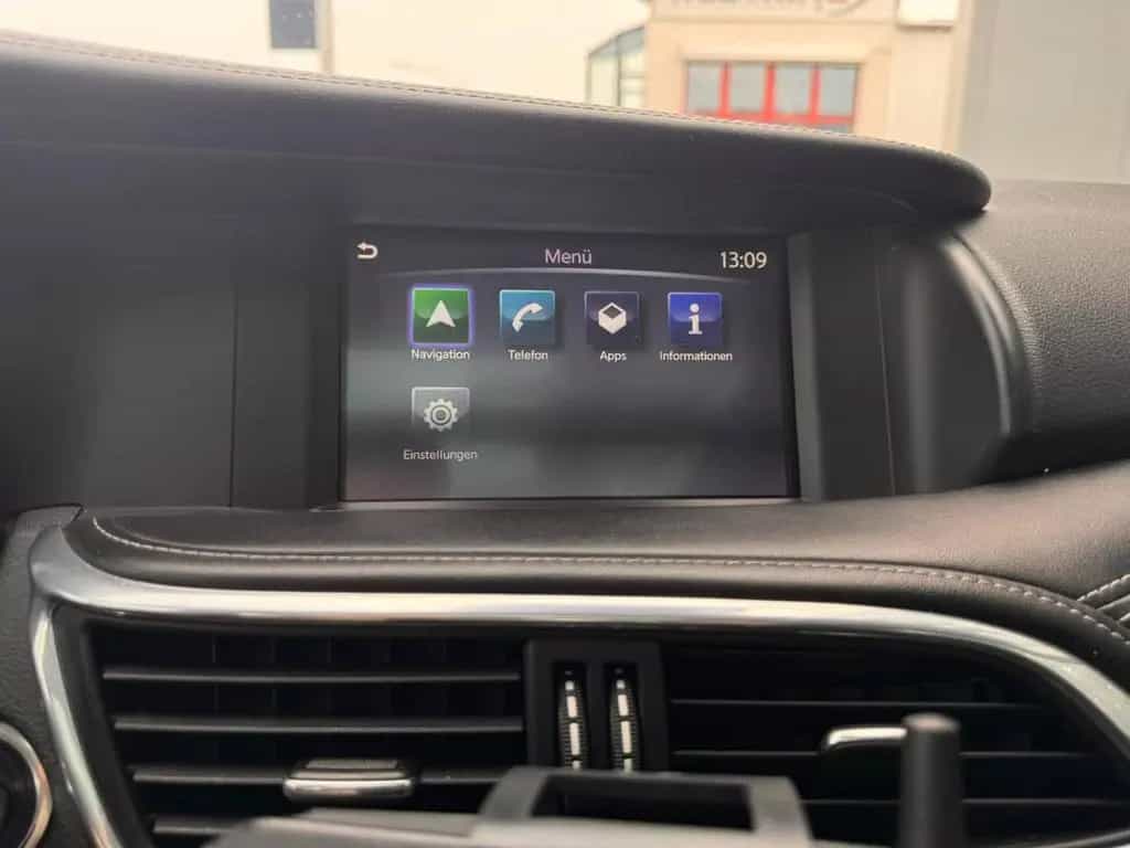 Infiniti QX30 2.2d Premium 09/2016-photo-15