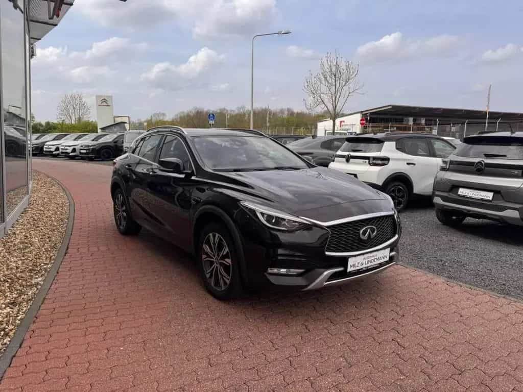 Infiniti QX30 2.2d Premium 09/2016-photo-2