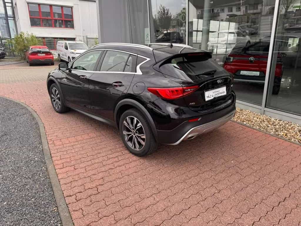 Infiniti QX30 2.2d Premium 09/2016-photo-4