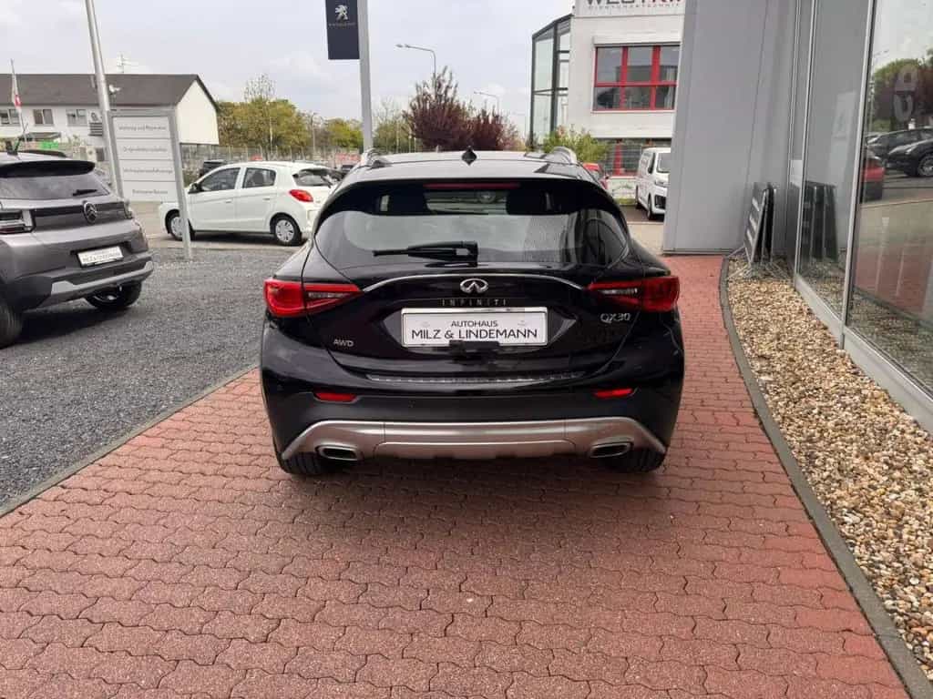 Infiniti QX30 2.2d Premium 09/2016-photo-5