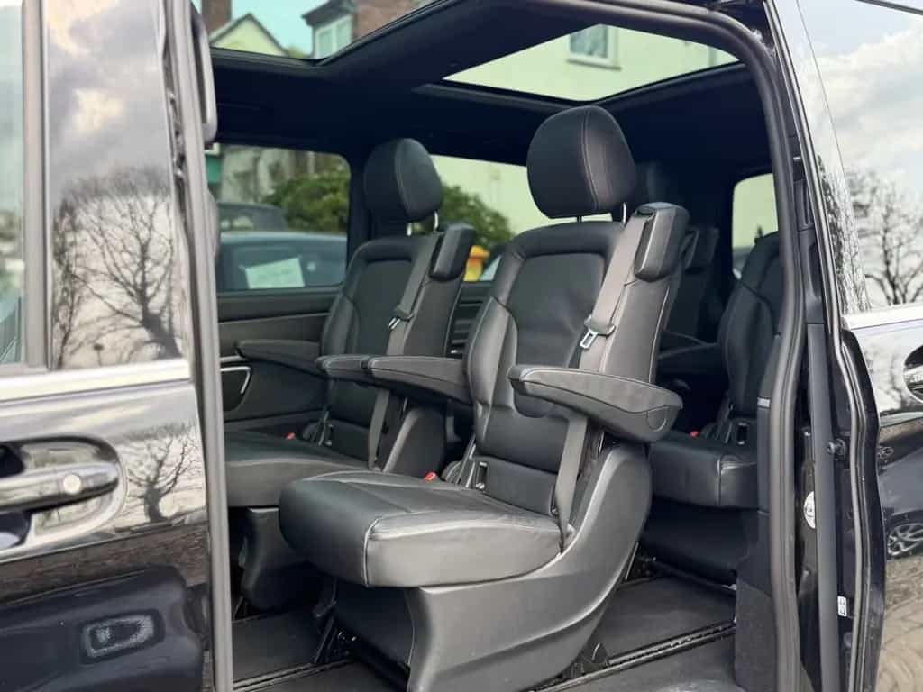 Mercedes-Benz V-Class 300d*AMG-LINE*PANORAMA*DISTRONIC*360°KAM*1HAND 07/2020-photo-17