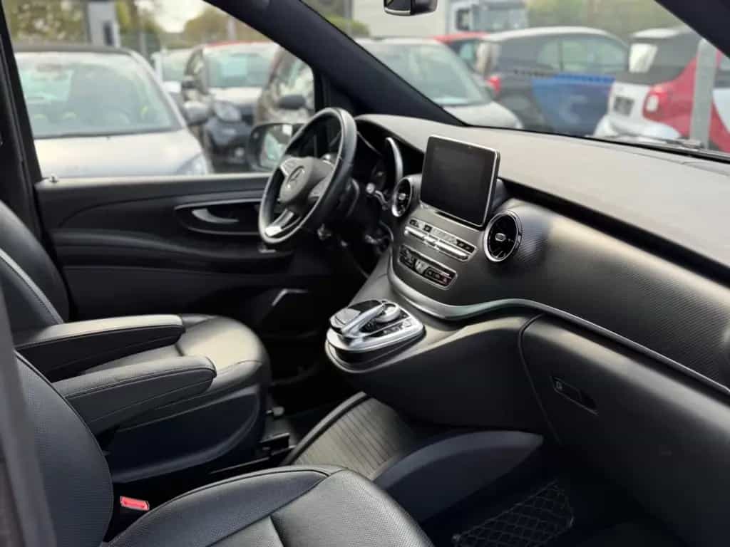 Mercedes-Benz V-Class 300d*AMG-LINE*PANORAMA*DISTRONIC*360°KAM*1HAND 07/2020-photo-19