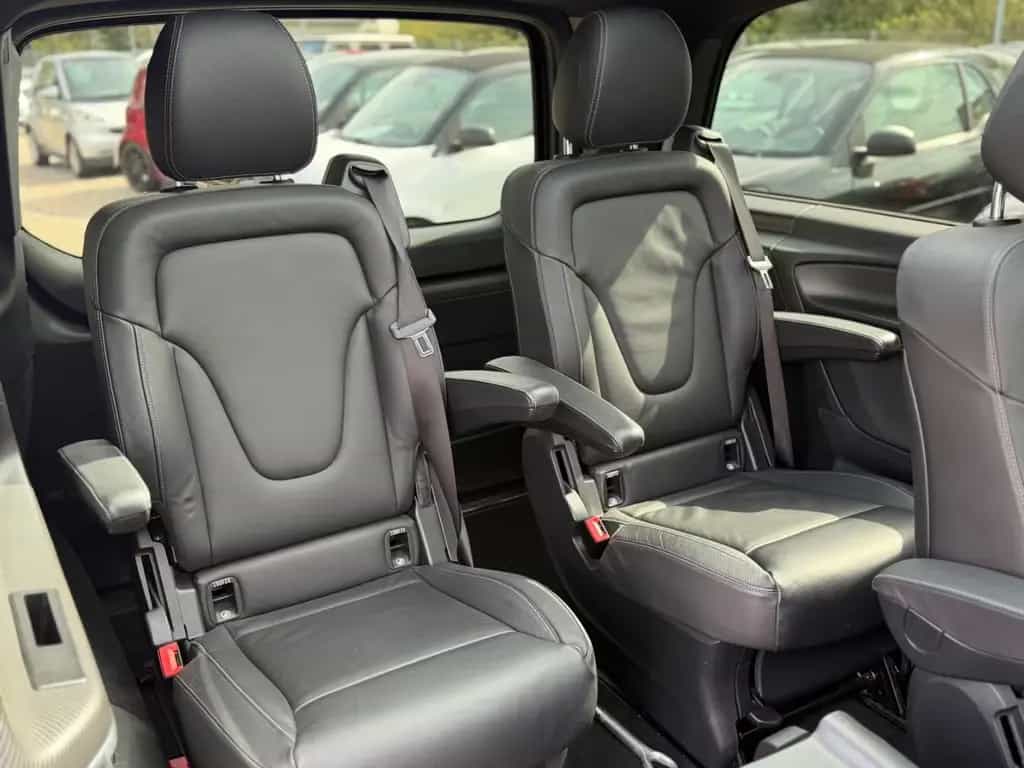 Mercedes-Benz V-Class 300d*AMG-LINE*PANORAMA*DISTRONIC*360°KAM*1HAND 07/2020-photo-21