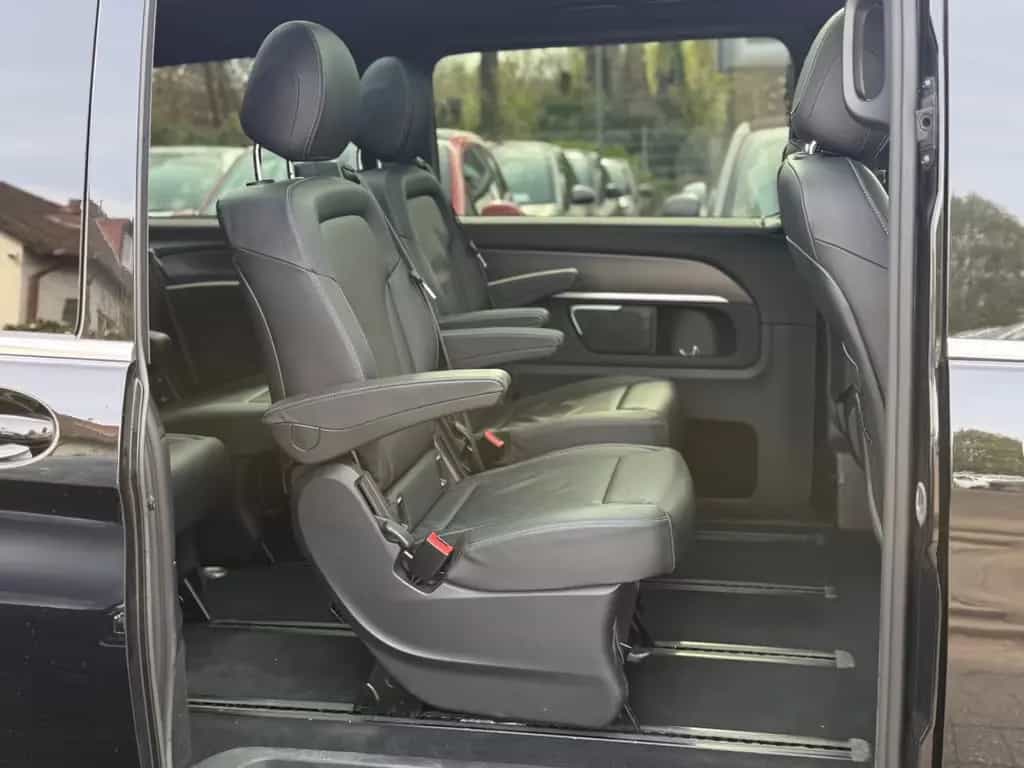 Mercedes-Benz V-Class 300d*AMG-LINE*PANORAMA*DISTRONIC*360°KAM*1HAND 07/2020-photo-24