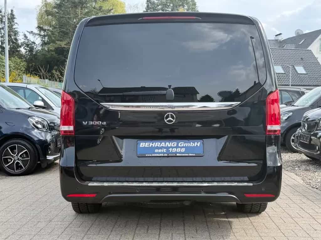 Mercedes-Benz V-Class 300d*AMG-LINE*PANORAMA*DISTRONIC*360°KAM*1HAND 07/2020-photo-4