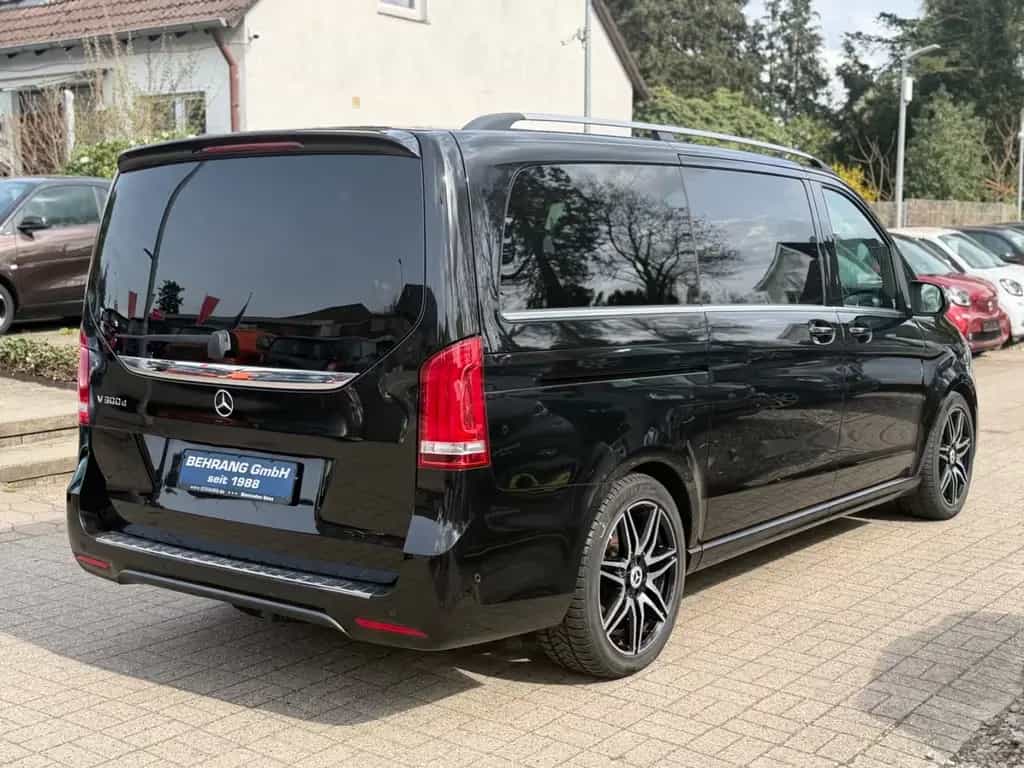 Mercedes-Benz V-Class 300d*AMG-LINE*PANORAMA*DISTRONIC*360°KAM*1HAND 07/2020-photo-5