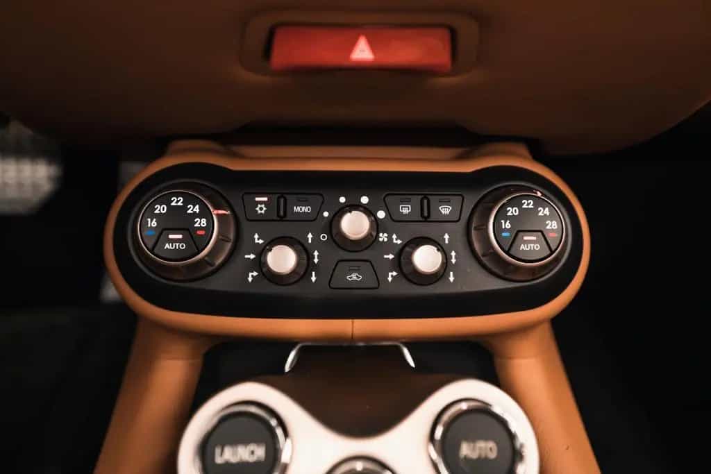 Ferrari California 4.3 V8 4-Sitzer 07/2010-photo-25