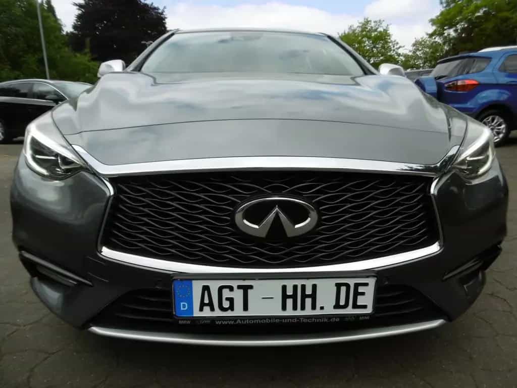 Infiniti Q30 1.5d LUXE Nav LED Alcantara Keyless CAM PDC 08/2018-photo-12