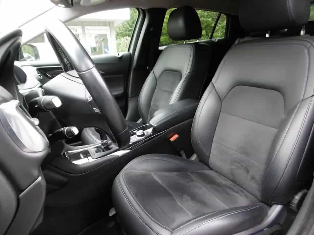 Infiniti Q30 1.5d LUXE Nav LED Alcantara Keyless CAM PDC 08/2018-photo-2