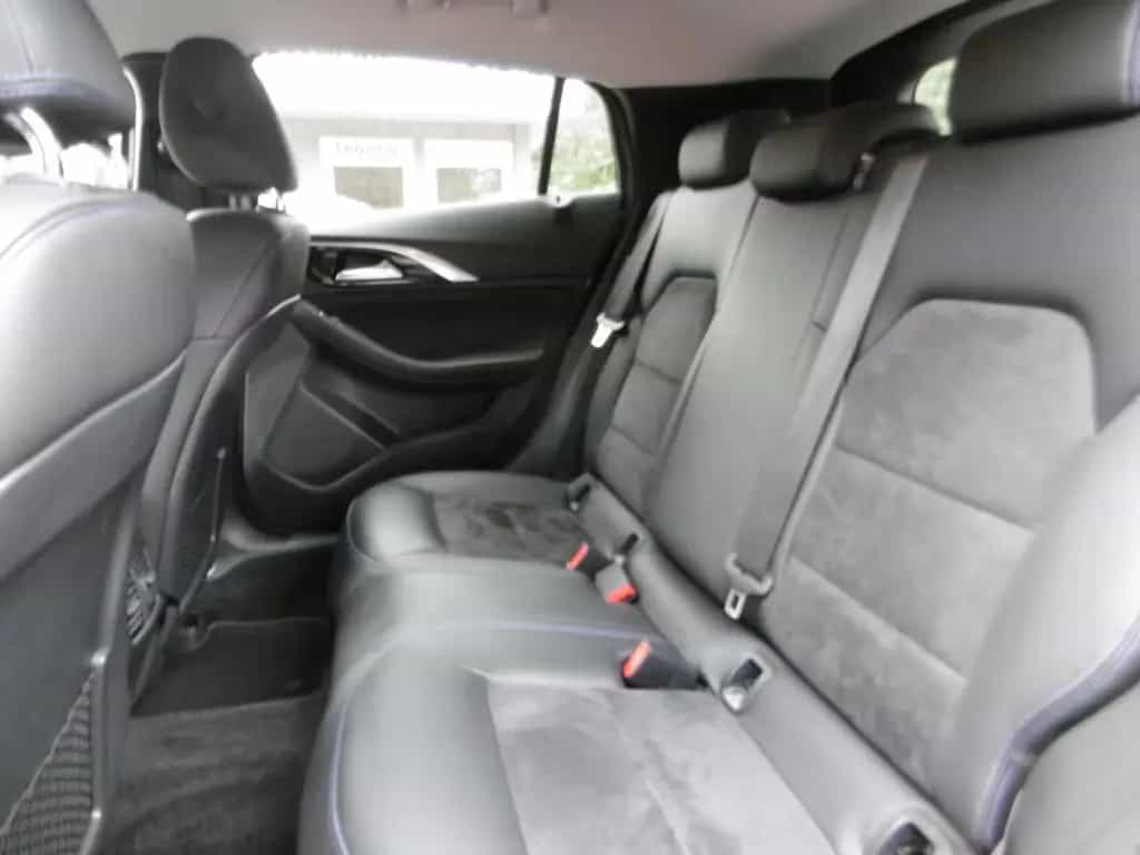 Infiniti Q30 1.5d LUXE Nav LED Alcantara Keyless CAM PDC 08/2018-photo-3