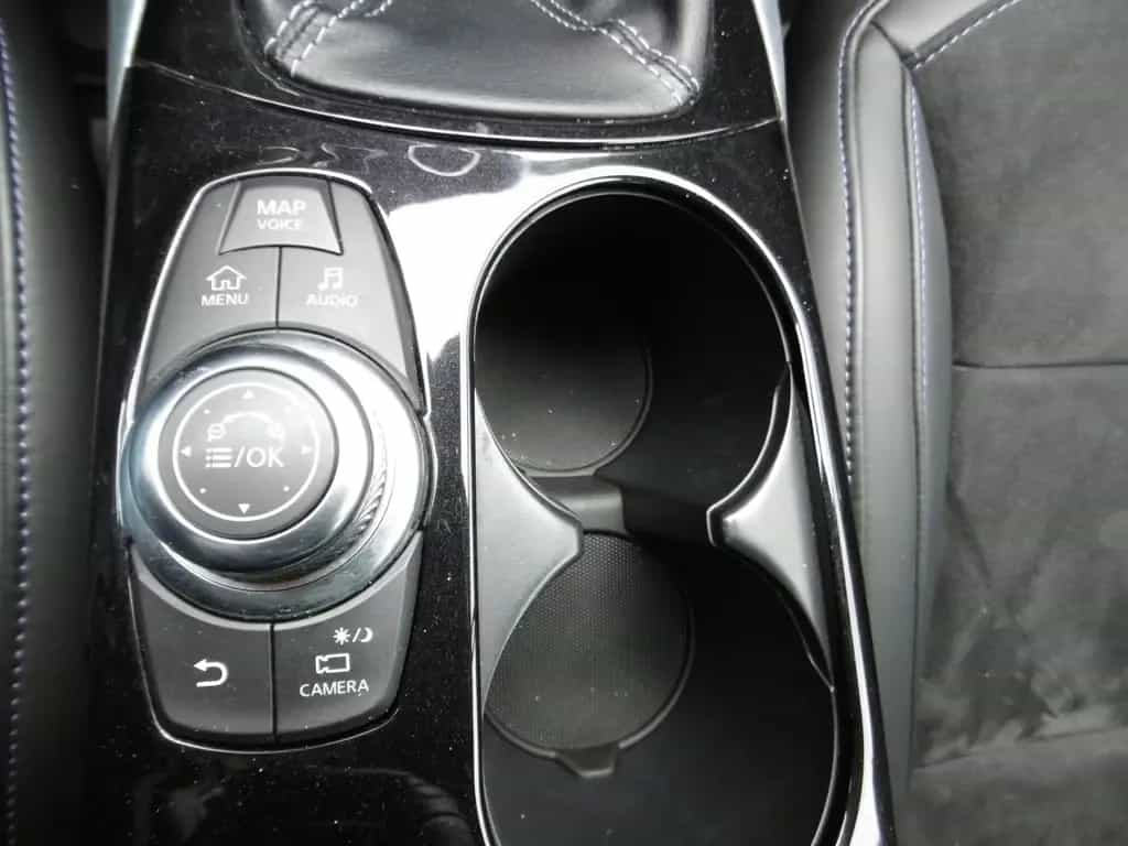 Infiniti Q30 1.5d LUXE Nav LED Alcantara Keyless CAM PDC 08/2018-photo-9