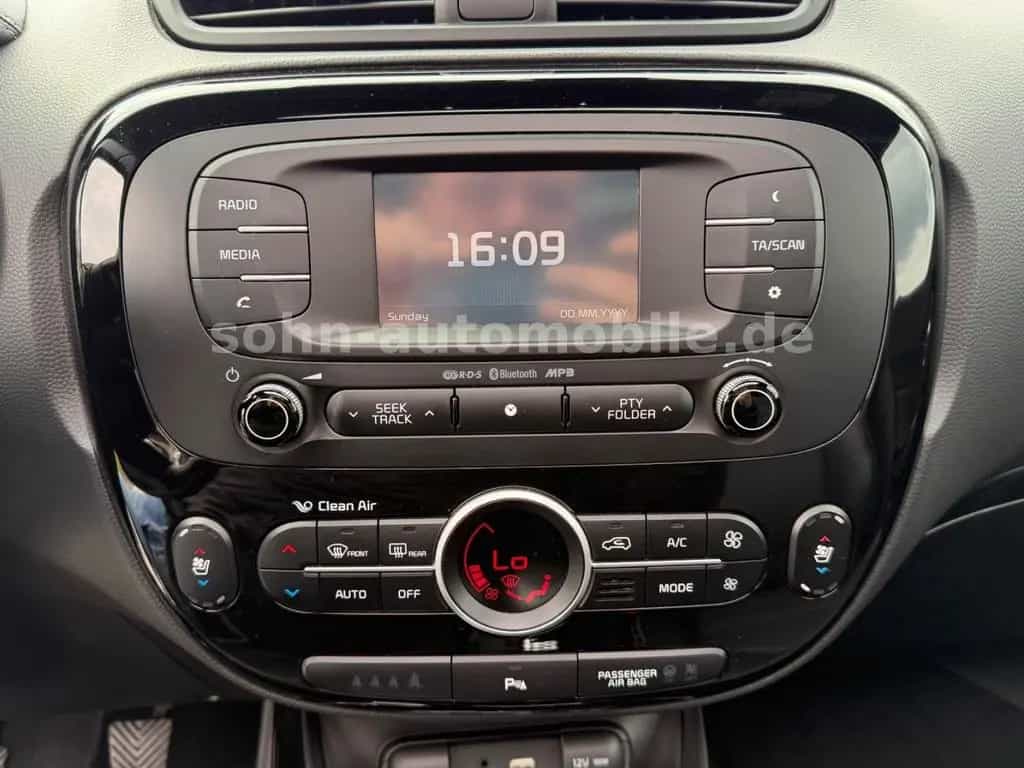Kia Soul Spirit 1.Hand/Scheckheft/Pano/Sitzkli/Leder 02/2015-photo-43