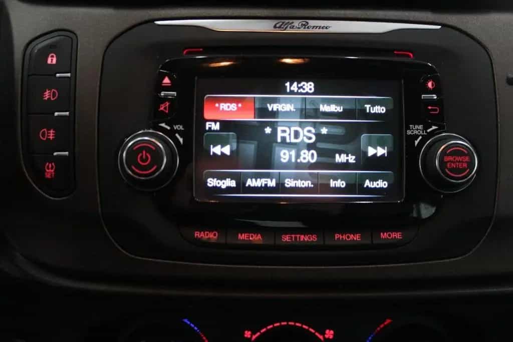 Alfa Romeo Giulietta ROMEO - Giulietta - 1.6 JTDm-2 105 CV Disti 01/2014-photo-13