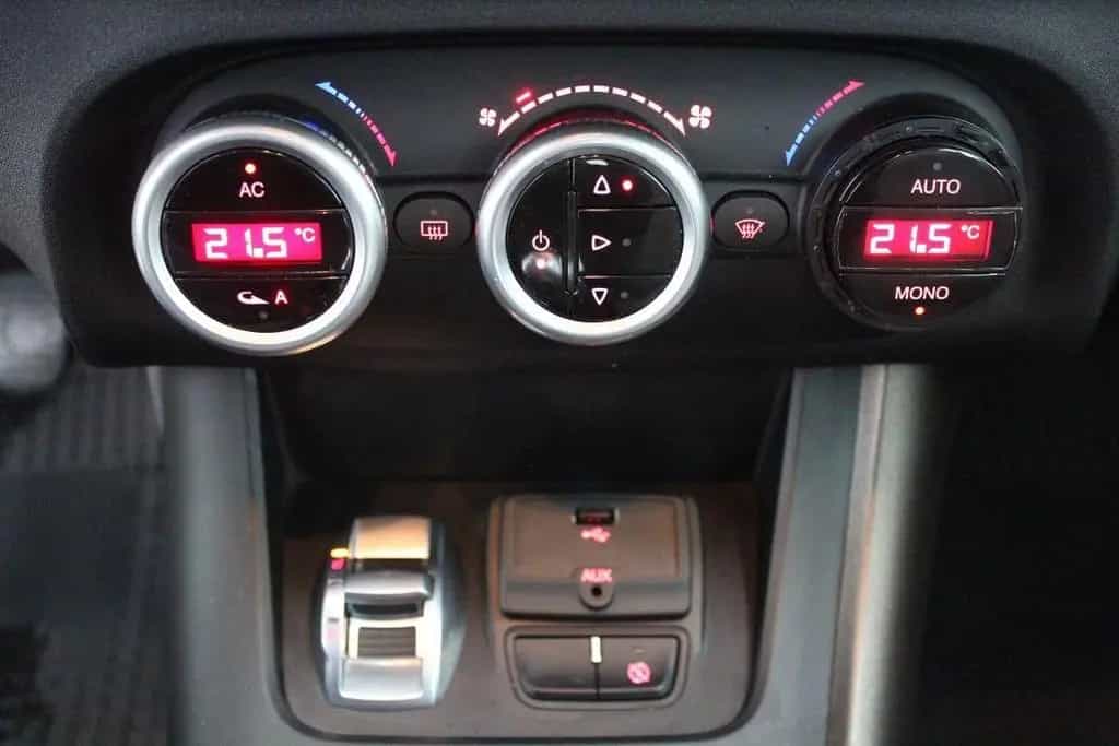 Alfa Romeo Giulietta ROMEO - Giulietta - 1.6 JTDm-2 105 CV Disti 01/2014-photo-14
