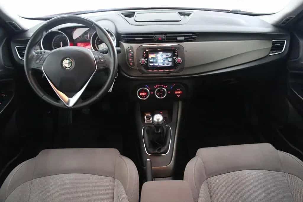 Alfa Romeo Giulietta ROMEO - Giulietta - 1.6 JTDm-2 105 CV Disti 01/2014-photo-6