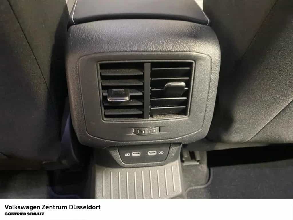 Volkswagen T-Roc Style 1.5 DSG AHK Kamera LED Alu 04/2022-photo-11