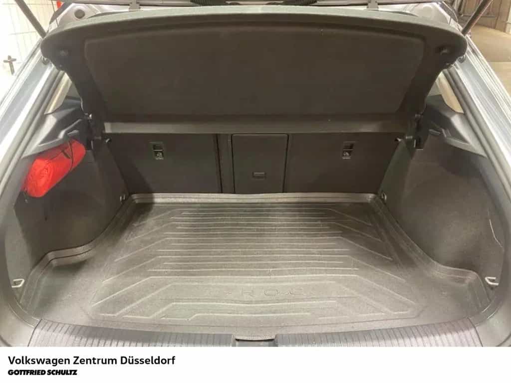 Volkswagen T-Roc Style 1.5 DSG AHK Kamera LED Alu 04/2022-photo-6