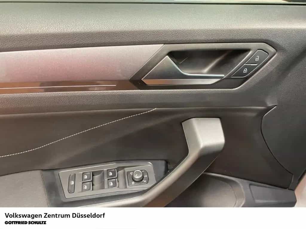 Volkswagen T-Roc Style 1.5 DSG AHK Kamera LED Alu 04/2022-photo-9