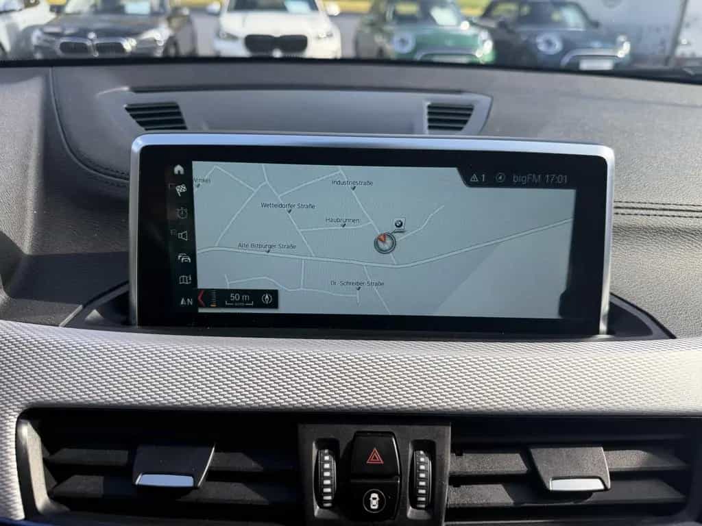 BMW X2 sDrive18d M Sportpaket NAVI AHK ACC LED RFK 10/2020-photo-17