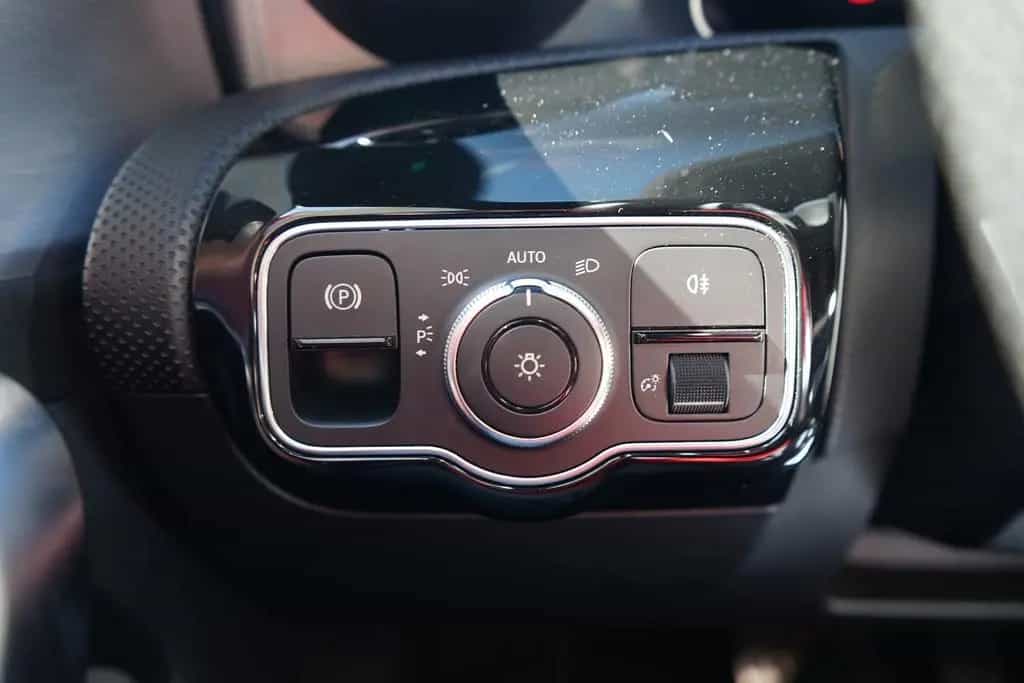 Mercedes-Benz CLA 200 SB AMG Line LED High Performance Rückfah 06/2020-photo-25
