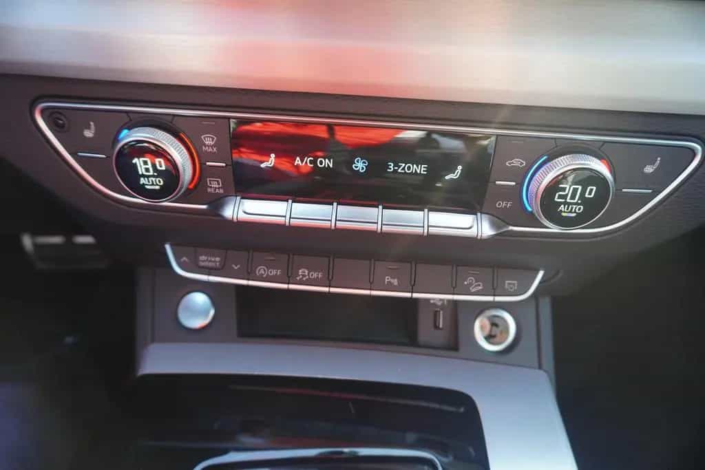 Audi Q5 S-Line 40 TDI quattro s-tronic LED ACC Kamera 03/2023-photo-17
