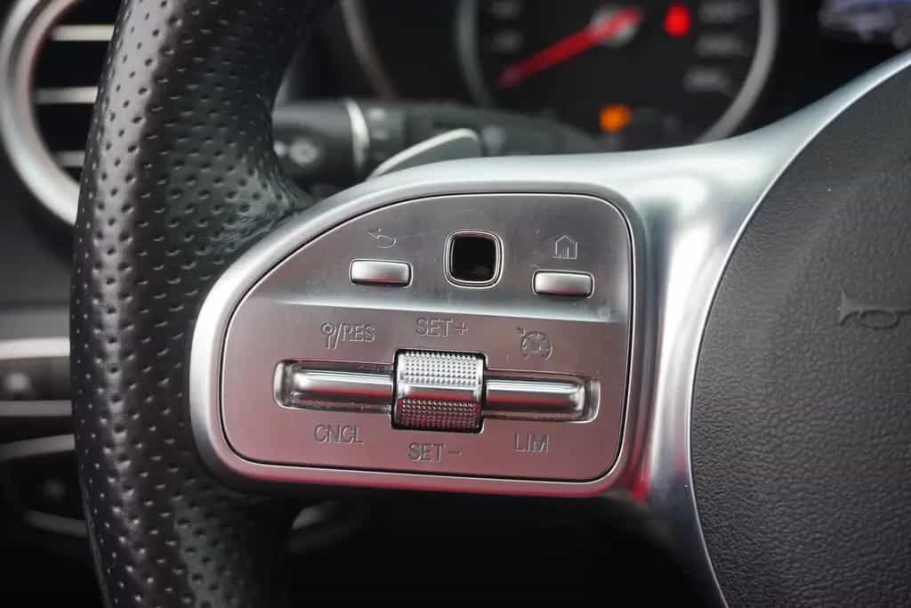 Mercedes-Benz C 300 C300 d T AMG Line LED Navi Sitzheizung PDC AHK 01/2020-photo-17