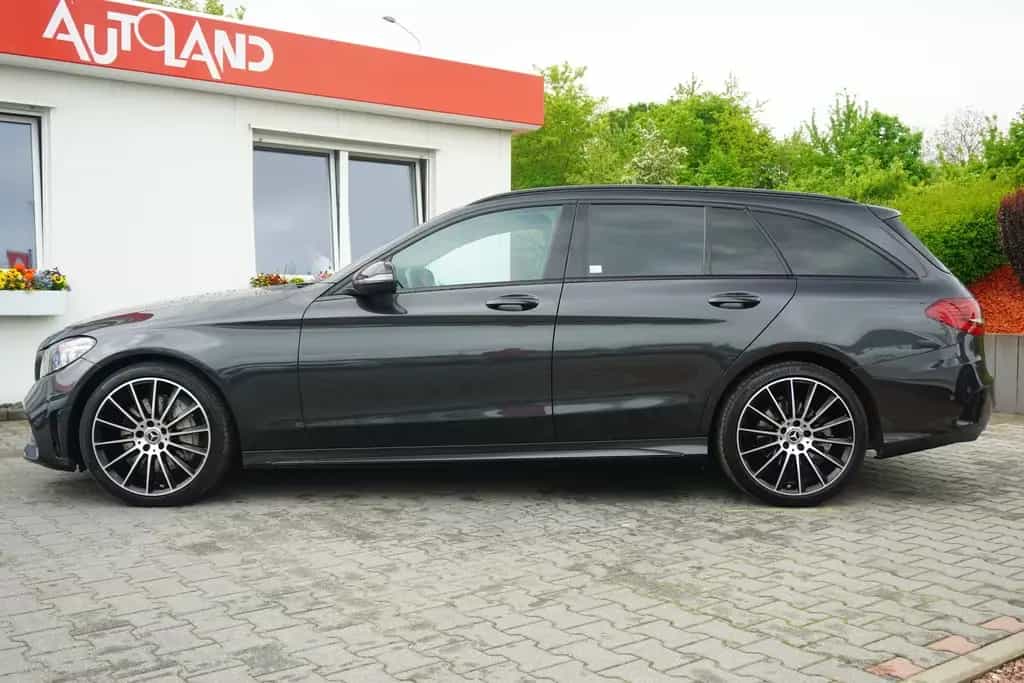 Mercedes-Benz C 300 C300 d T AMG Line LED Navi Sitzheizung PDC AHK 01/2020-photo-2